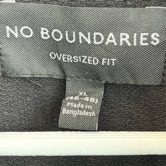 NWT Corduroy Shacket Snap Up Black Front Pockets Oversized Fit No Boundaries - Picture 3 of 15